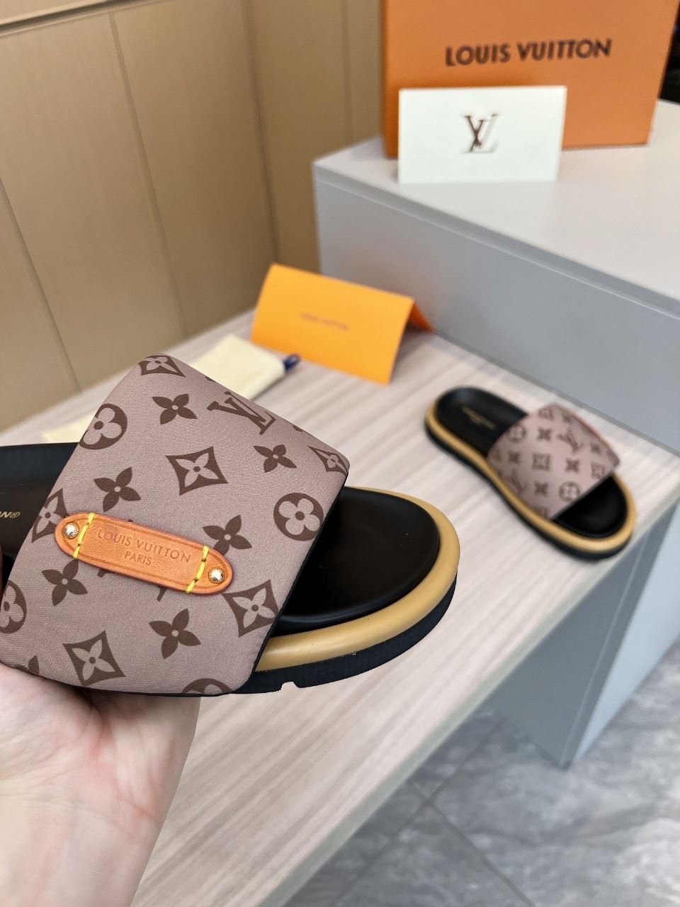 Louis Vuitton Slippers